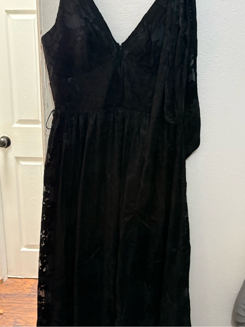 NWT White House Black Market Deep V-Neck Burnout Midi Dress Size 8